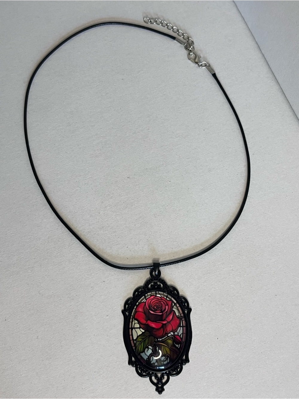🌹 Gothic Stained-Glass Style Rose Pendant Cord Necklace